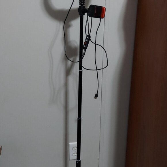 ADJUSTABLE RING LIGHT - Picture 2 of 3